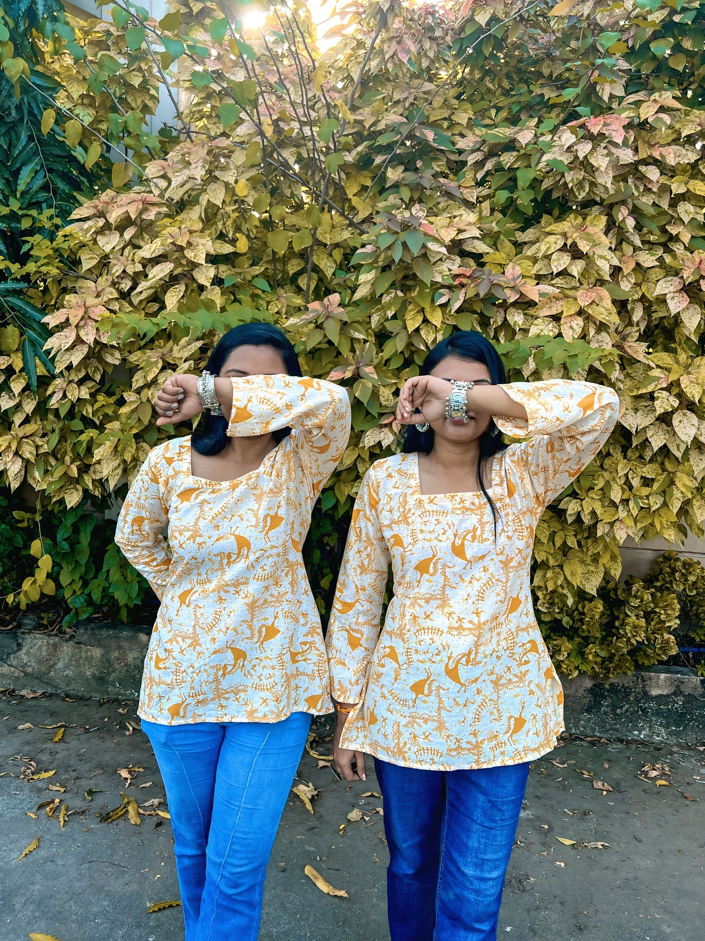 हिरणी Back Tie Bell Sleeve Top